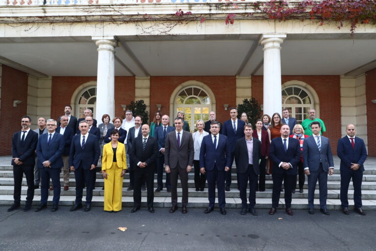 ANERR participa en la reunión del sector de la vivienda con el presidente del Gobierno en La Moncloa.